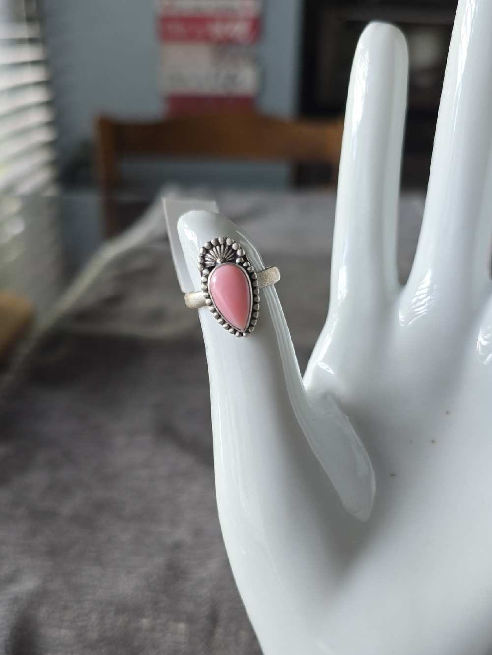 925 Sterling Silver Pink Conch Teardrop Stone Ring~Sz 6 Adj
